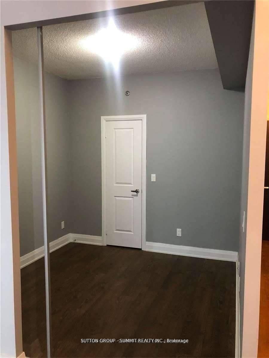 55 Speers Road, Unit 209 - Photo 7