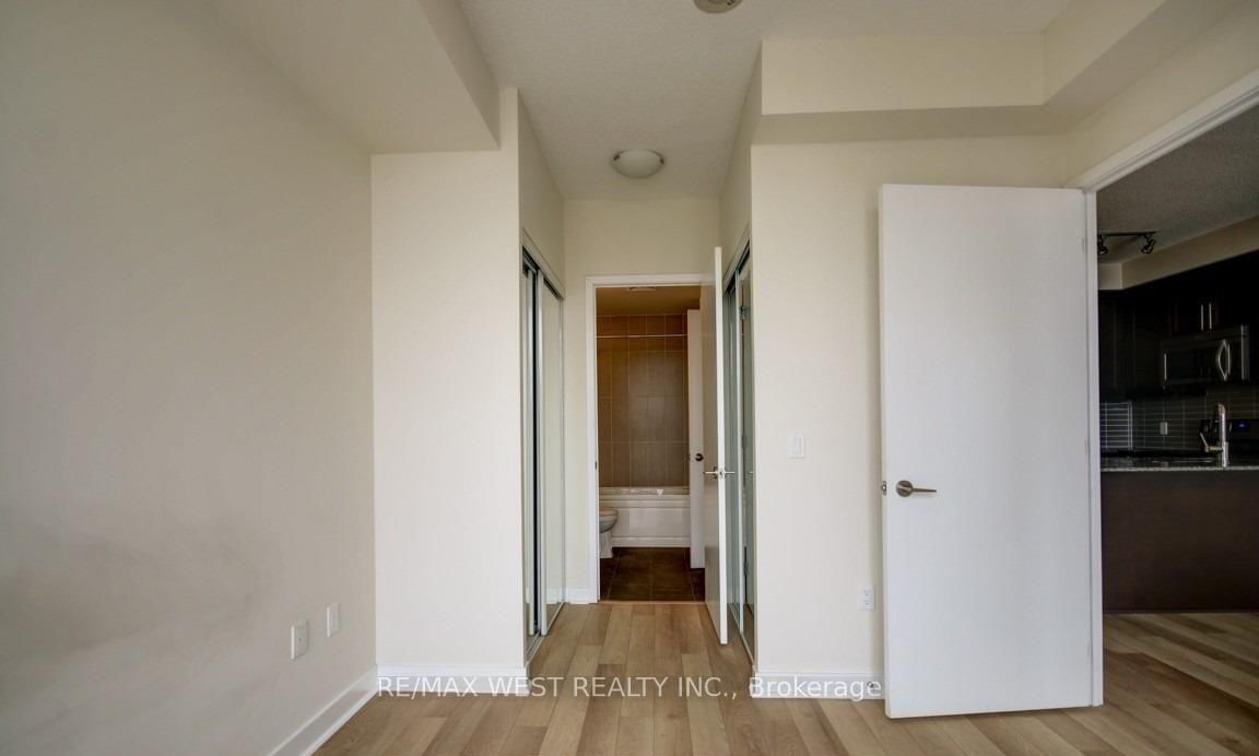 3975 Grand Park Drive, Unit 601 - Photo 19