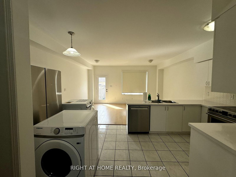 50 Jack Evelyn Wiggins Dr, Toronto, M3J 0E8 | Image 3