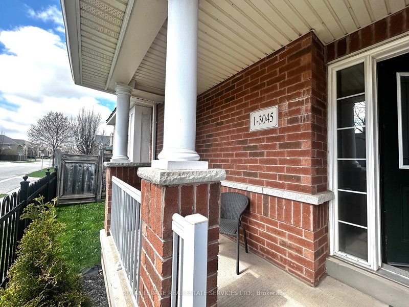 1 - 3045 Gladeside Ave, Oakville, L6M 0R2 | Image 3