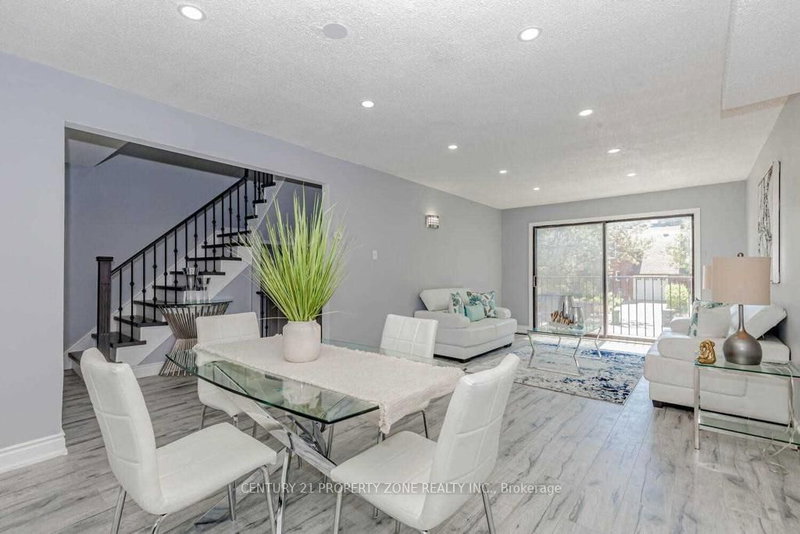 8 Norbrook Cres, Toronto, M9V 4P8 | Image 2