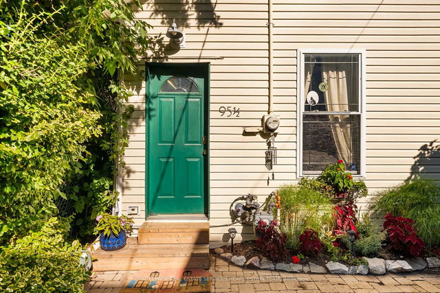 95 1/2 Fuller Avenue