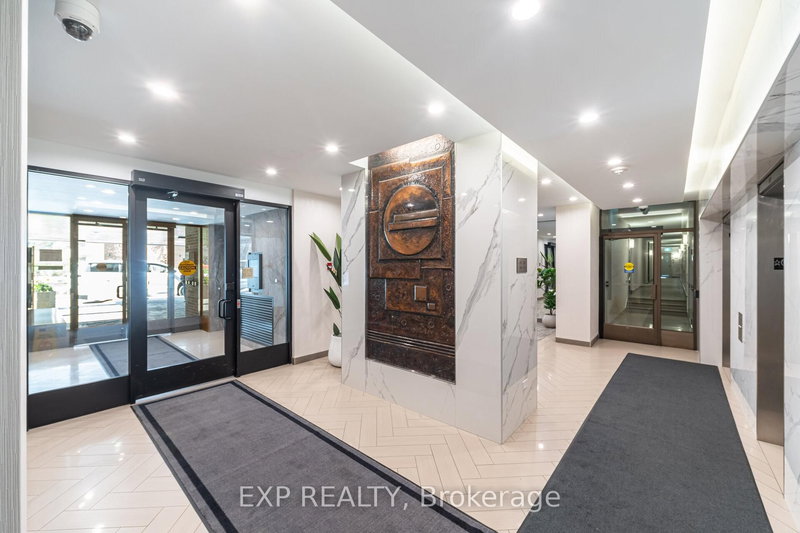 205 - 270 Scarlett Rd, Toronto, M6N 4X7 | Image 3