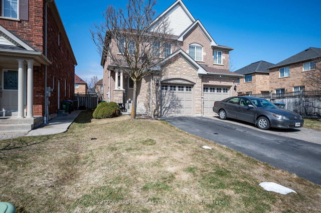 3077 Caulfield Crescent