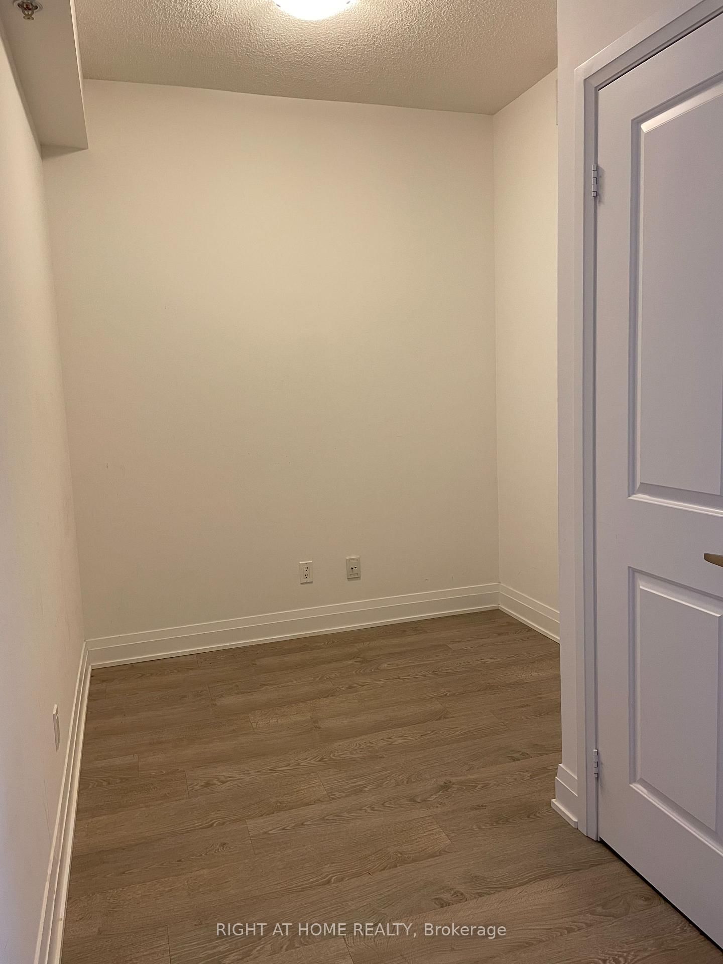 55 Speers Road, Unit 410 - Photo 16