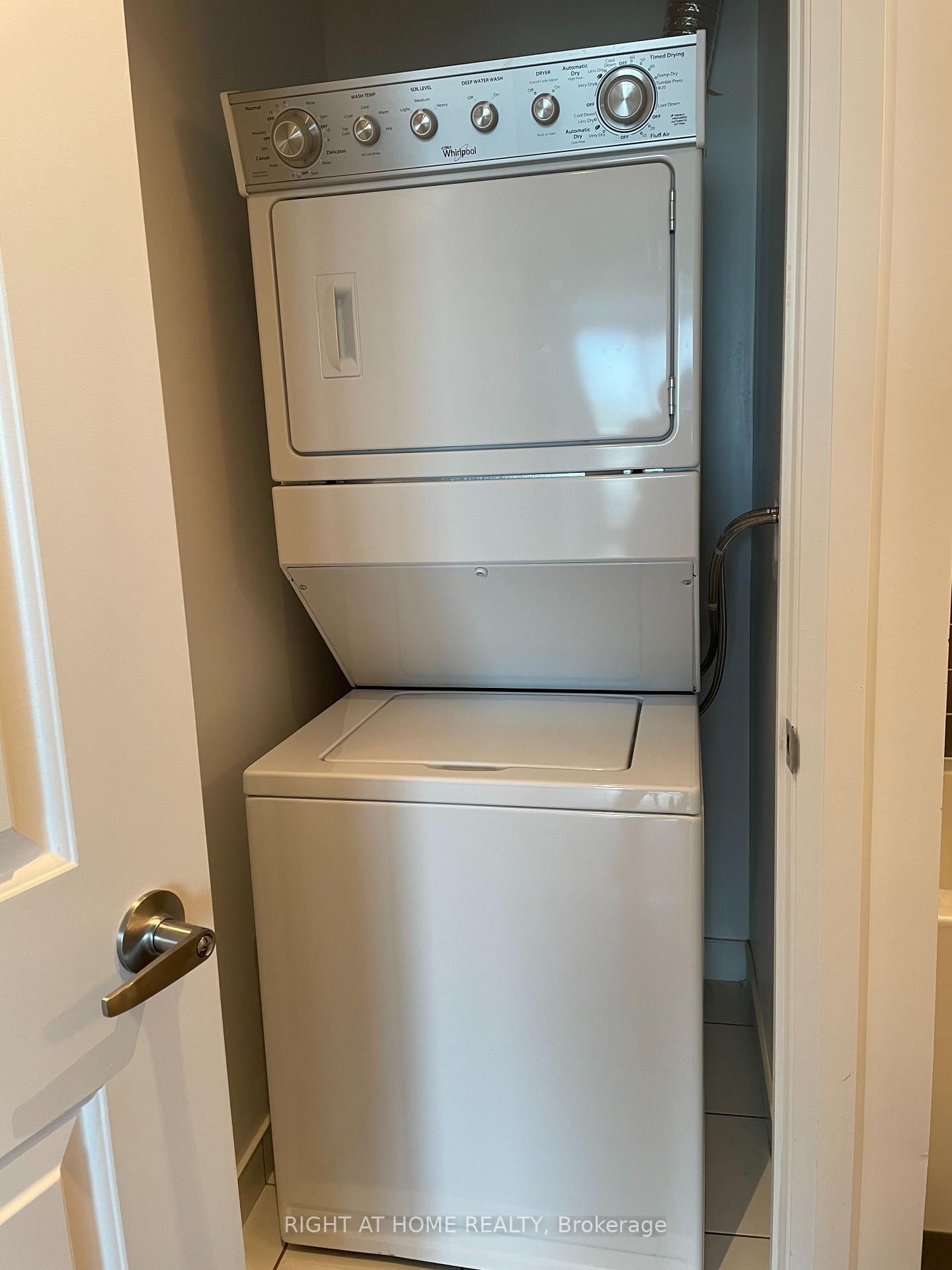 55 Speers Road, Unit 410 - Photo 22