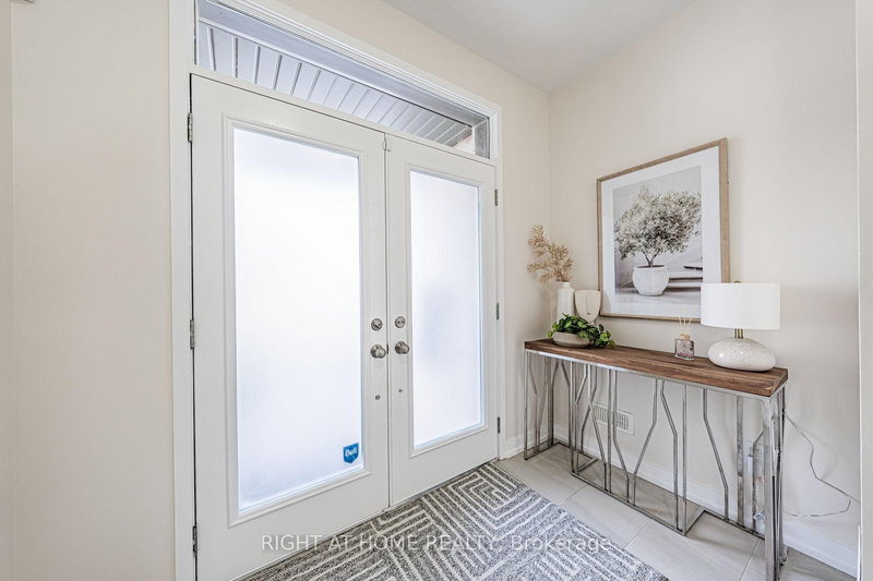 224 Wheat Boom Dr, Oakville, L6H 0P4 | Image 2
