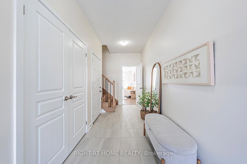 224 Wheat Boom Dr, Oakville, L6H 0P4 | Image 3