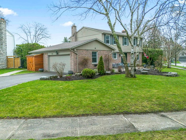 996 Cresthampton Lane