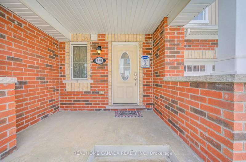 566 Laking Terrace, Milton, L9T 0Y8 | Image 3
