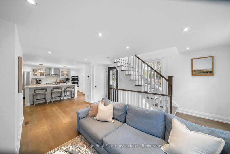 36 Mississauga Rd N, Mississauga, L5H 2H6 | Image 3