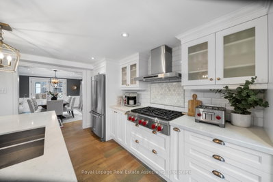 36 Mississauga Road N • Mississauga, ON photo 8