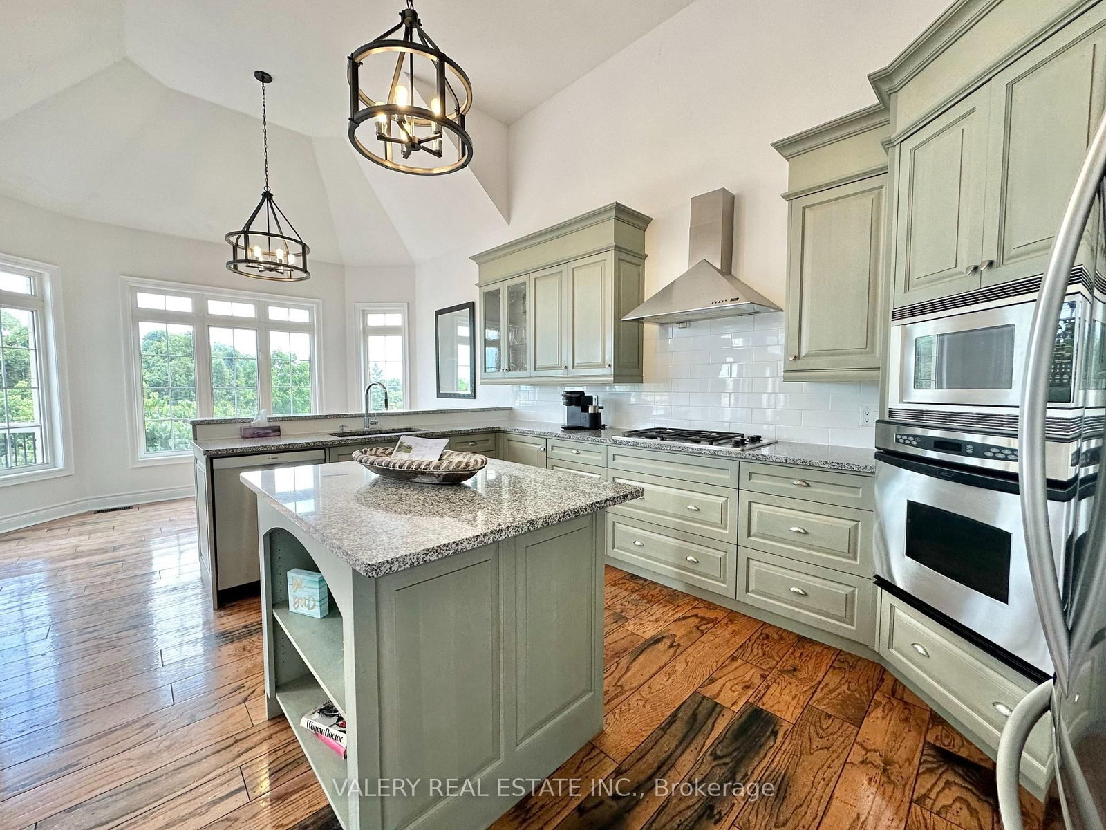 13 Classic Drive N, Unit - - Photo 15