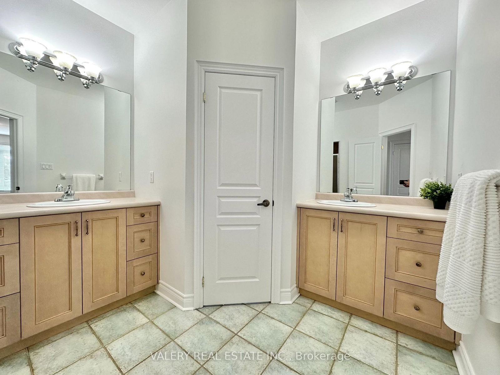 13 Classic Drive N, Unit - - Photo 17