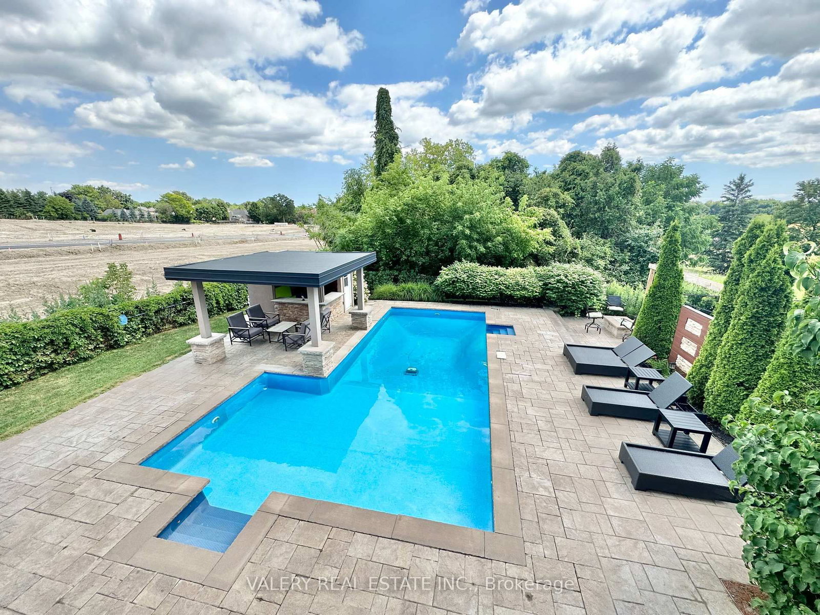 13 Classic Drive N, Unit - - Photo 3