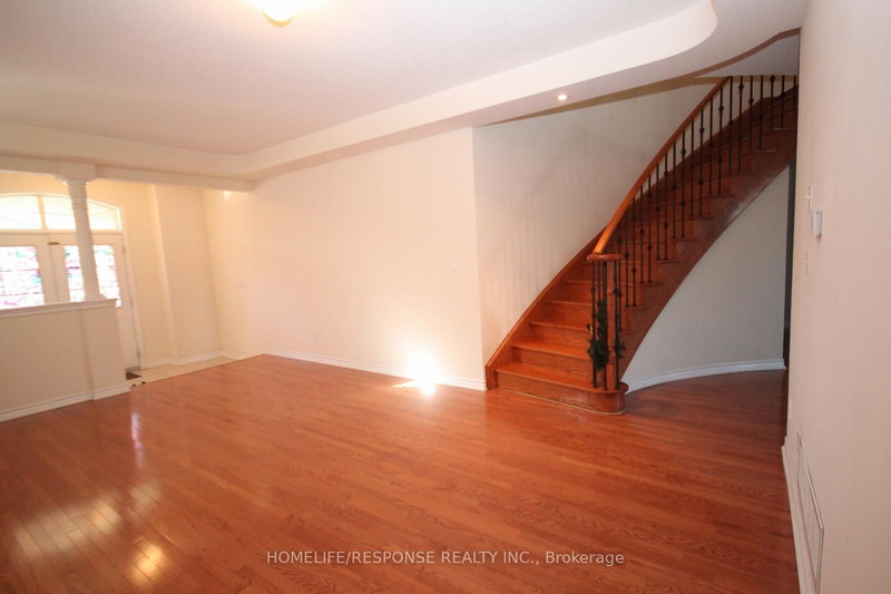 517 Fernforest Dr, Brampton, L6R 0S8 | Image 2