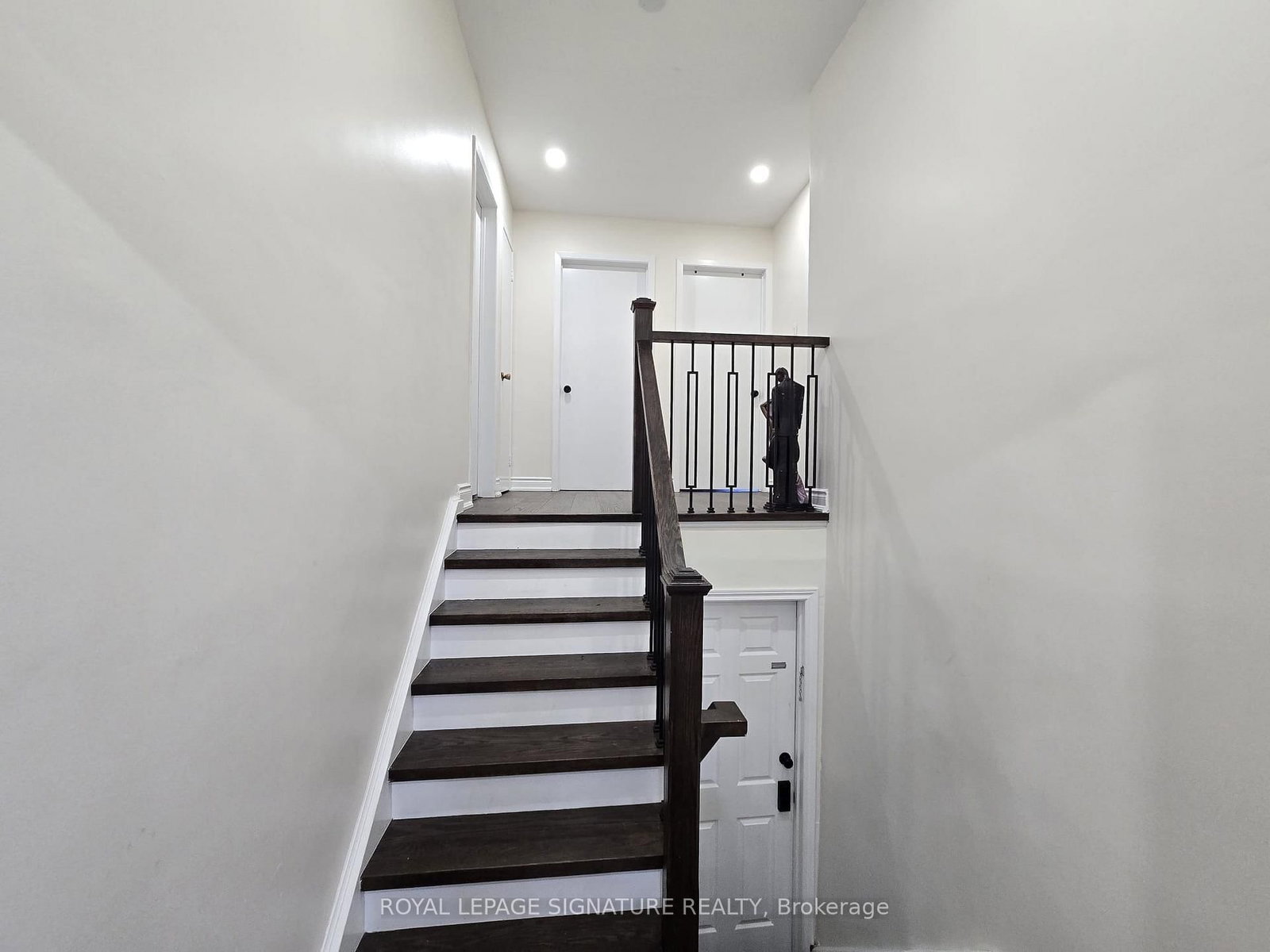 23 Benrubin Drive, Unit Upper - Photo 15