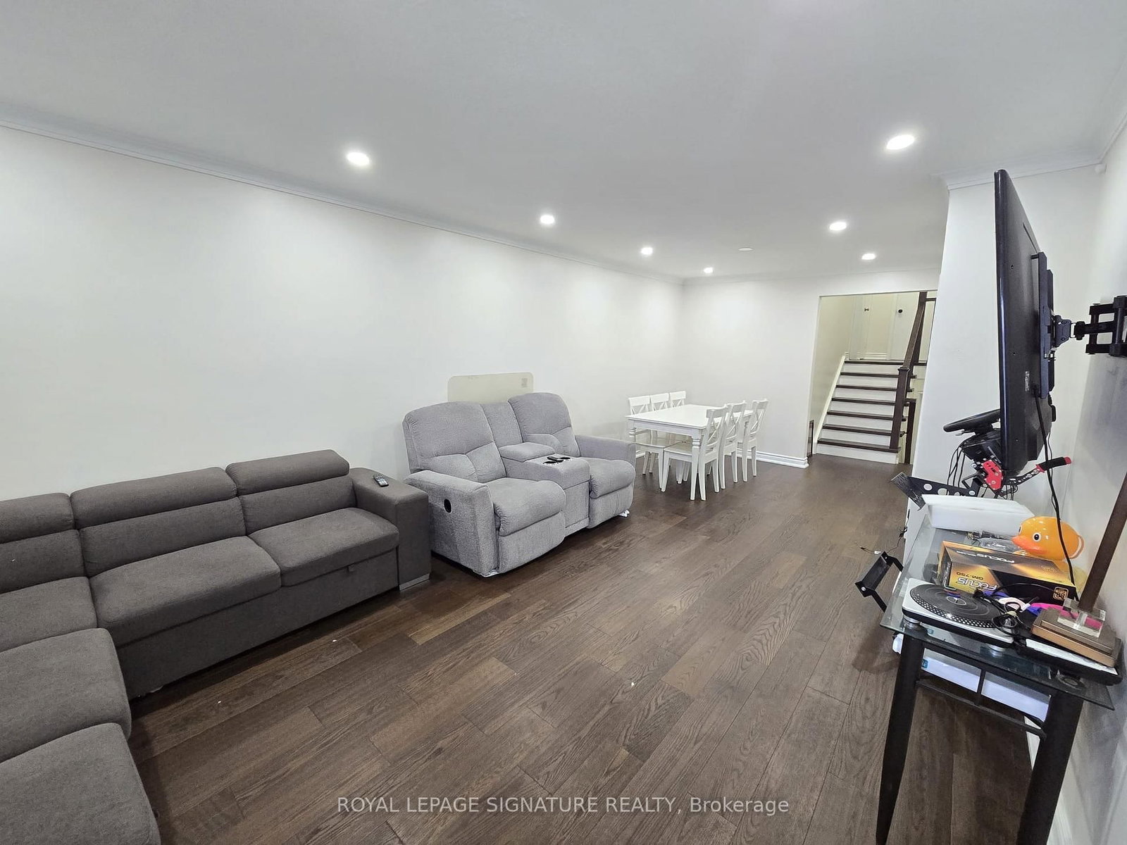 23 Benrubin Drive, Unit Upper - Photo 9