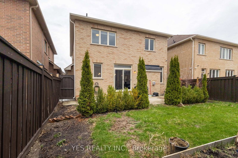 34 Newhouse Blvd, Caledon, L7C 4A1 | Image 3