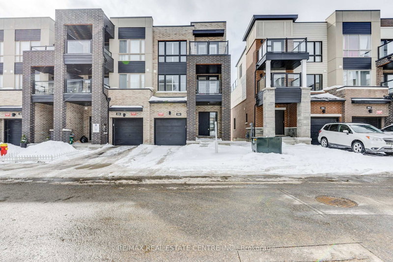 3056 Cascade Common Crt, Oakville, L6H 0R7 | Image 3