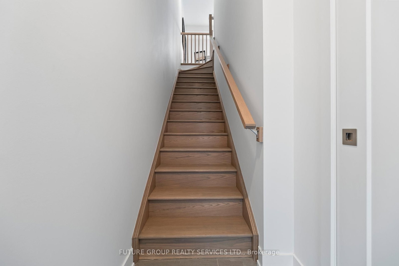 34 Poplar Avenue, Unit Unit 4 - Photo 2