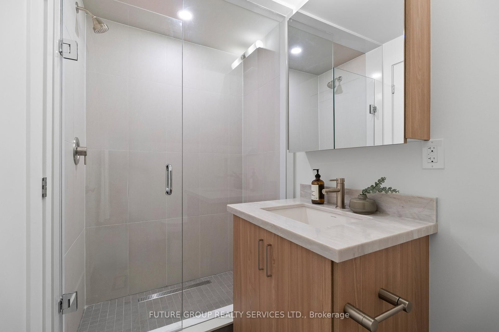 34 Poplar Avenue, Unit Unit 4 - Photo 22