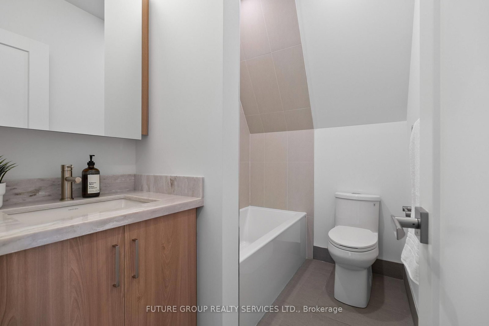 34 Poplar Avenue, Unit Unit 4 - Photo 30