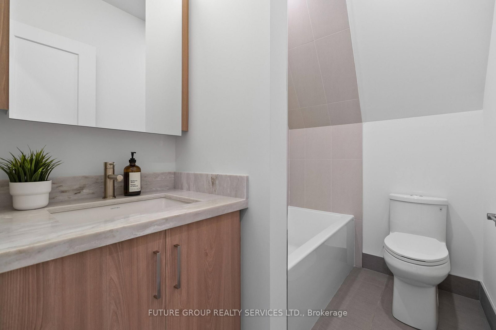 34 Poplar Avenue, Unit Unit 4 - Photo 31