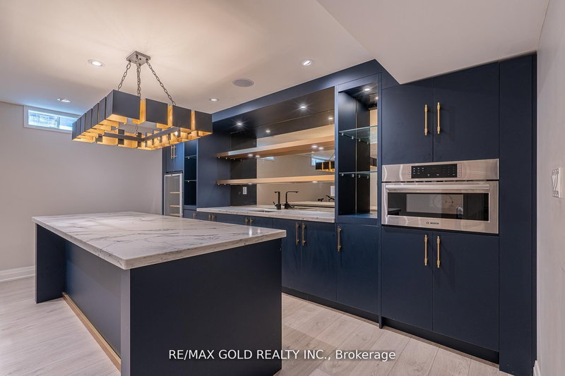 61 Yellowknife Rd, Brampton, L6R 0B3 | Image 3