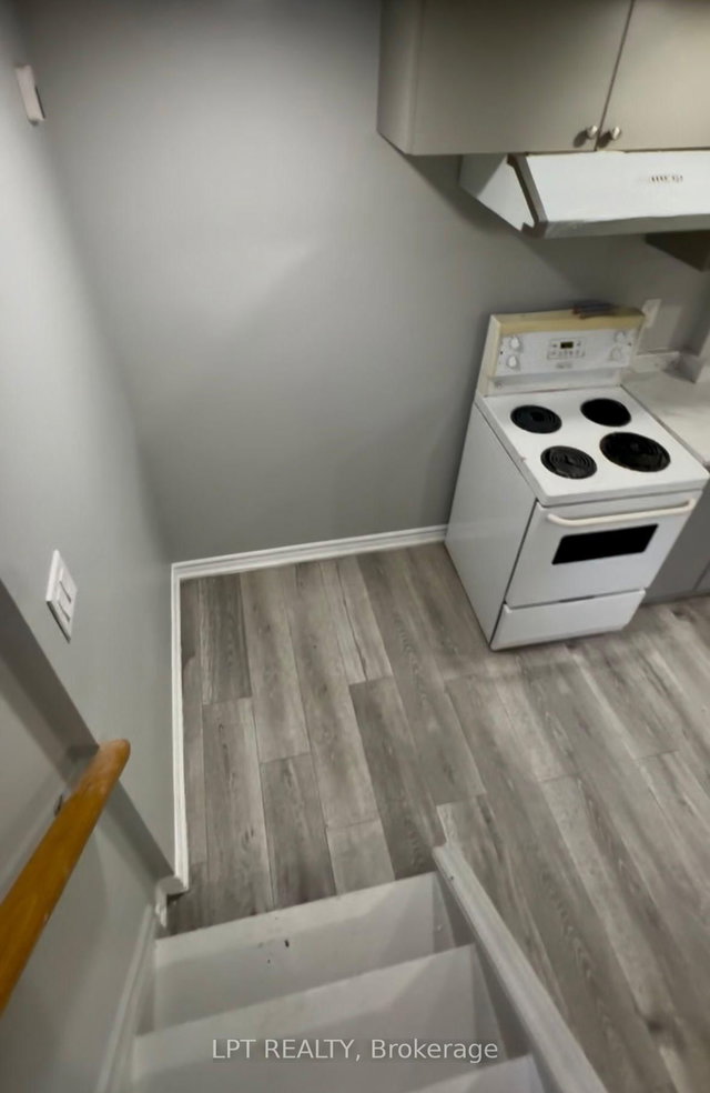 bsmnt - 40 Gladstone Square