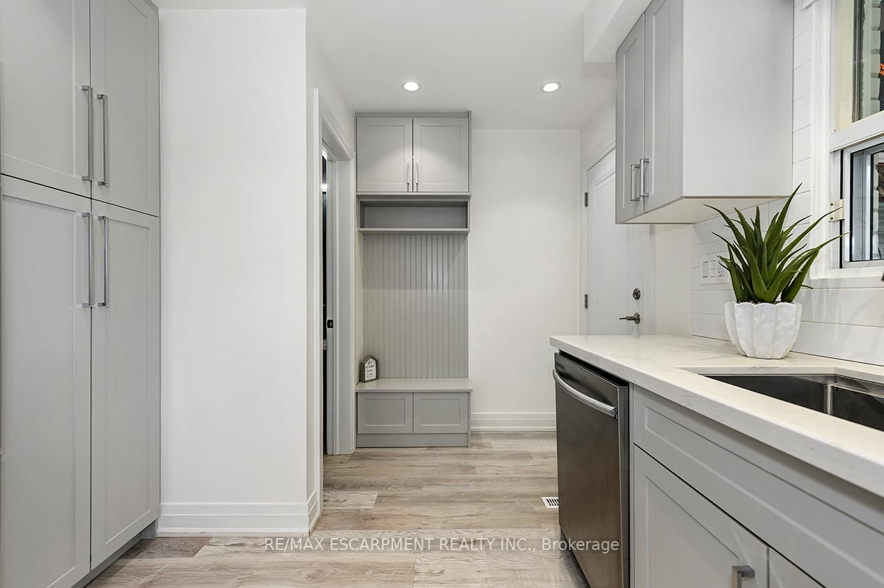 3726 Holden Crescent - Photo 17