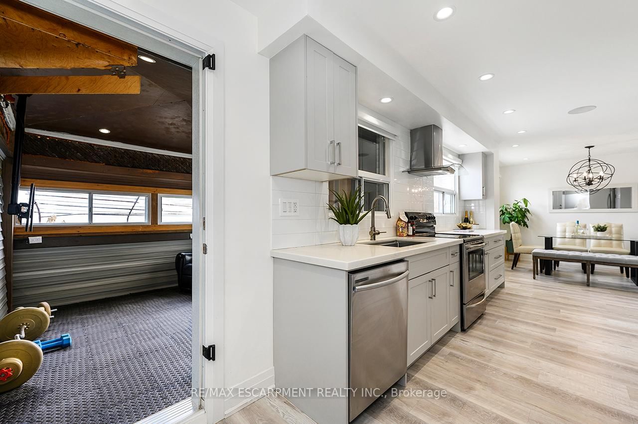 3726 Holden Crescent - Photo 19