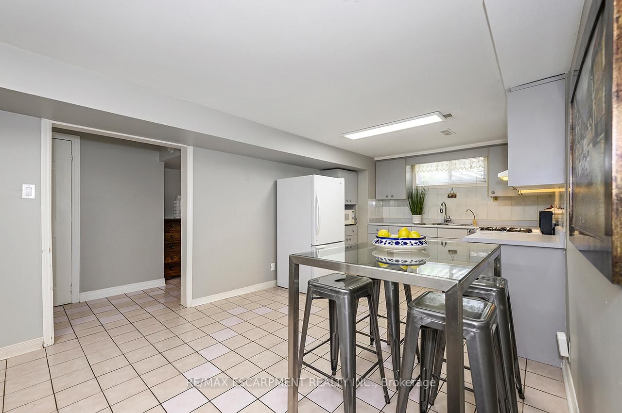 3726 Holden Crescent - Photo 37