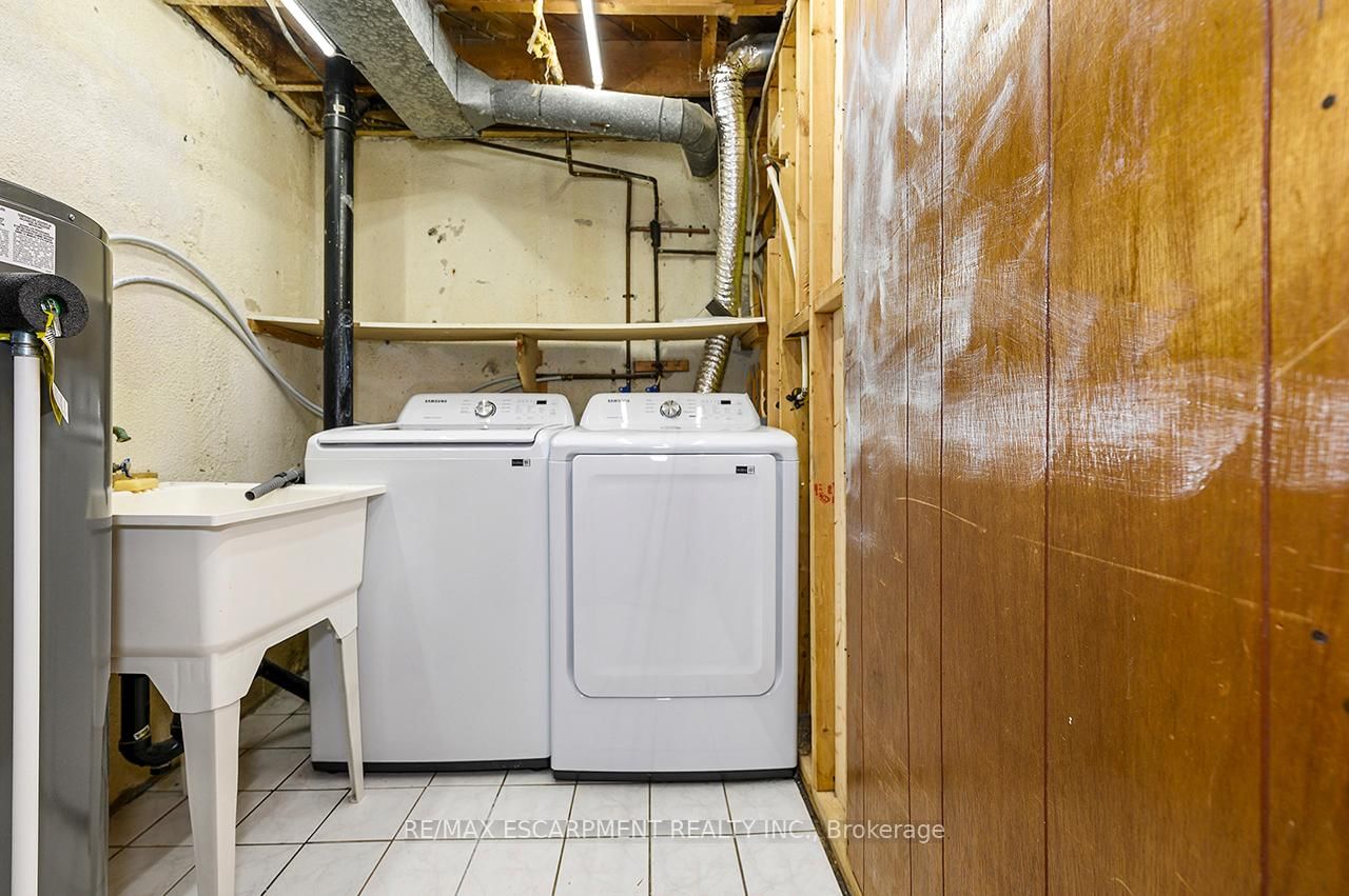 3726 Holden Crescent - Photo 42