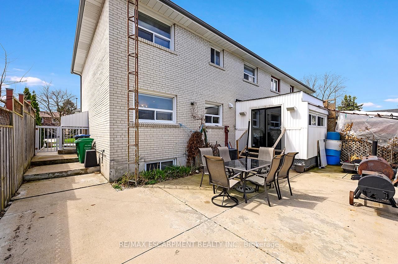 3726 Holden Crescent - Photo 43