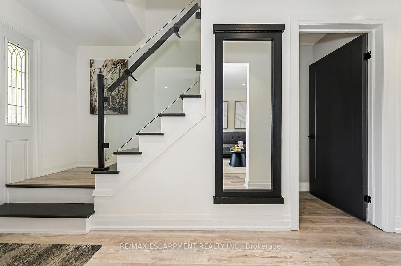 3726 Holden Crescent - Photo 7