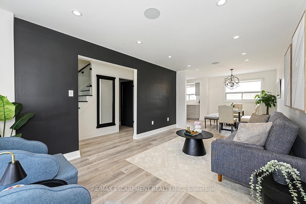 3726 Holden Crescent - Photo 8