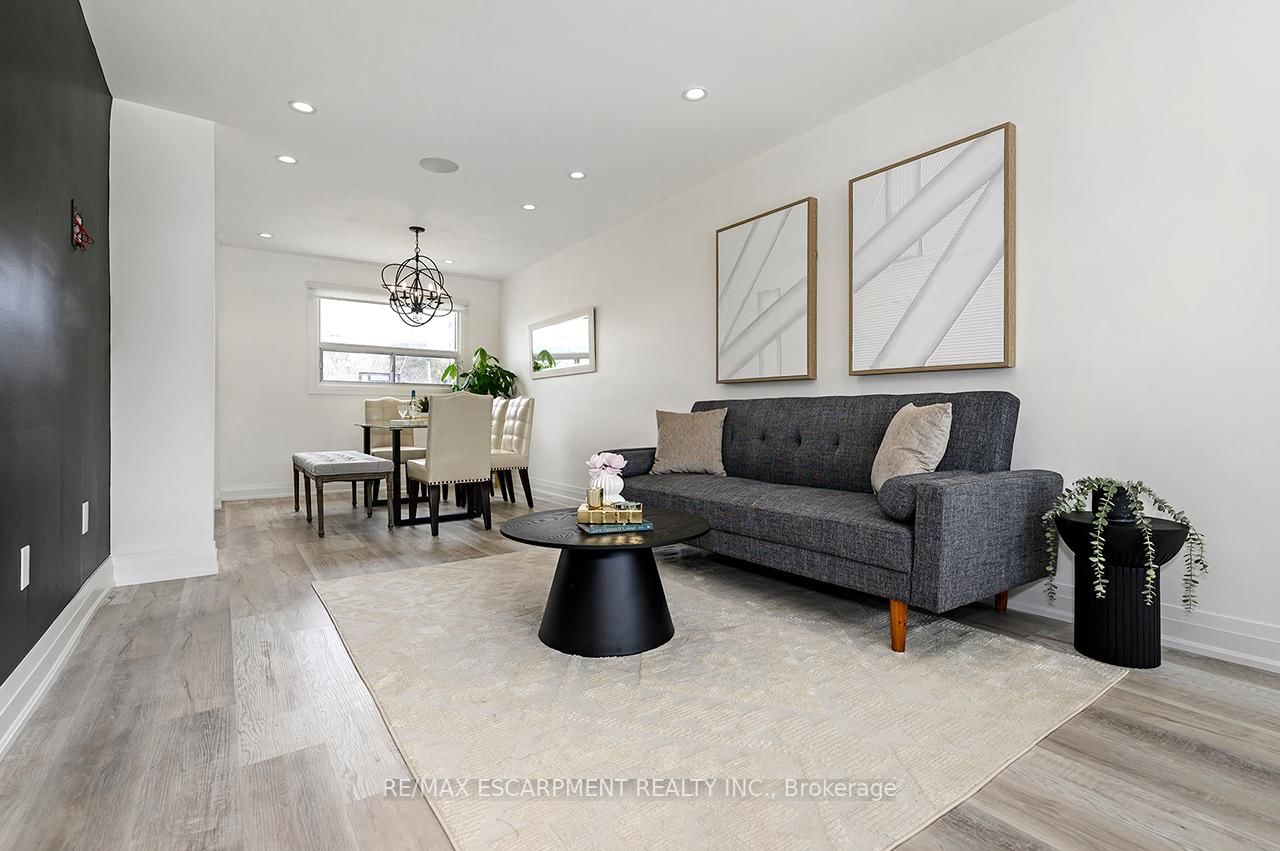 3726 Holden Crescent - Photo 9