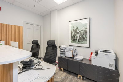 Unit 408 — 3075 Hospital Gate — more photos