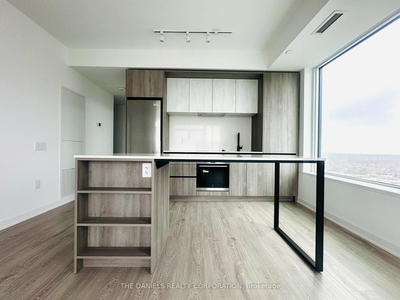 1004 - 2495 Eglinton Ave W, Mississauga, L5M 2T2 | Image 3