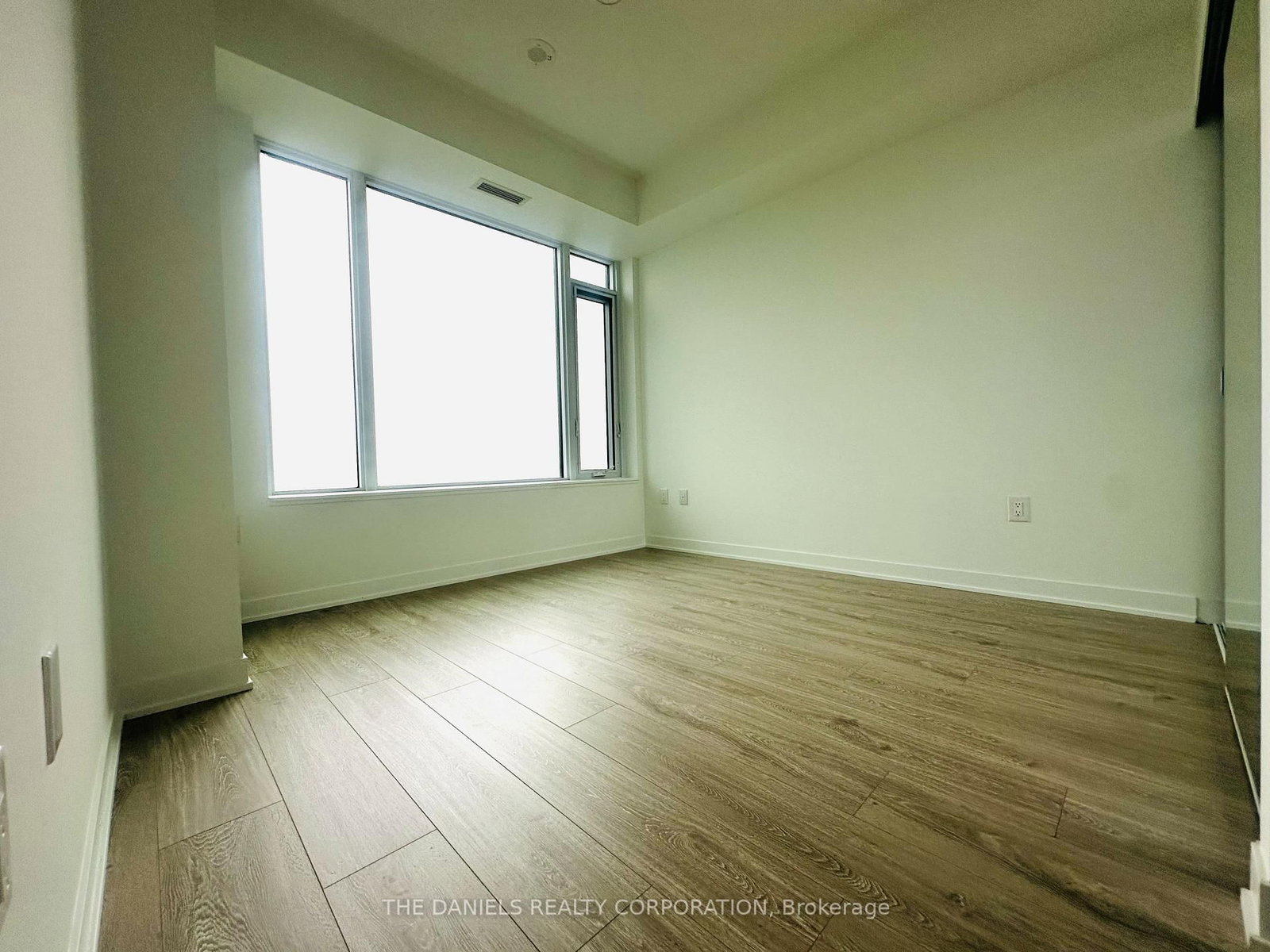 2495 Eglinton Avenue W, Unit 1004 - Photo 9