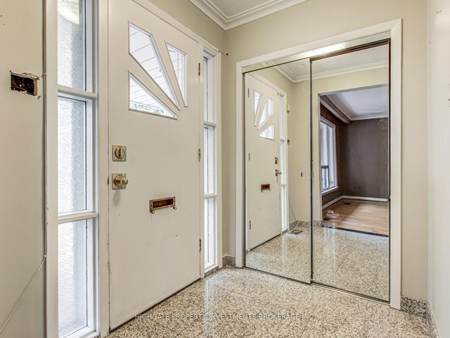 Upper - 33 Paulvale Crescent