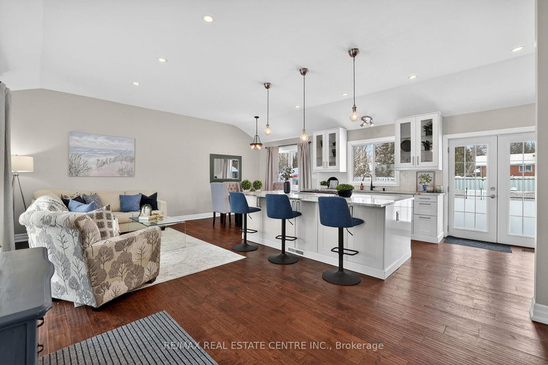 32 Westdale Ave, Orangeville, L9W 1B7 | Image 2