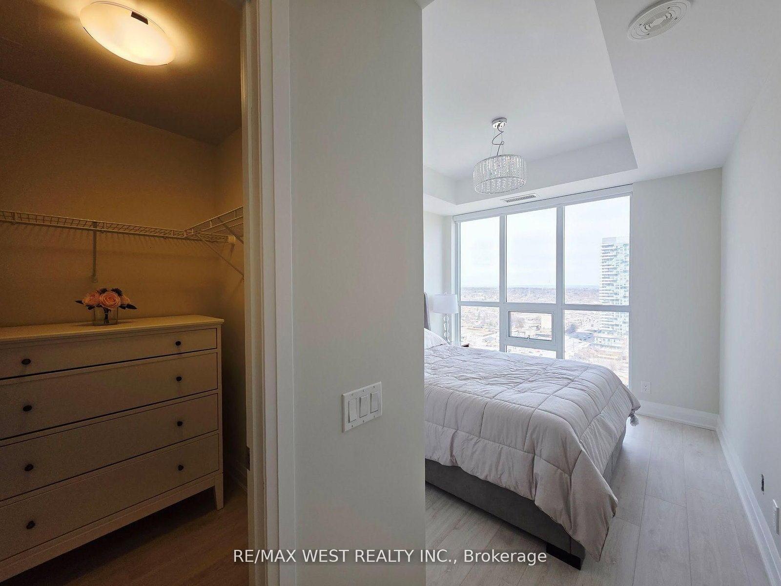 15 Lynch Street, Unit 2003 - Photo 10