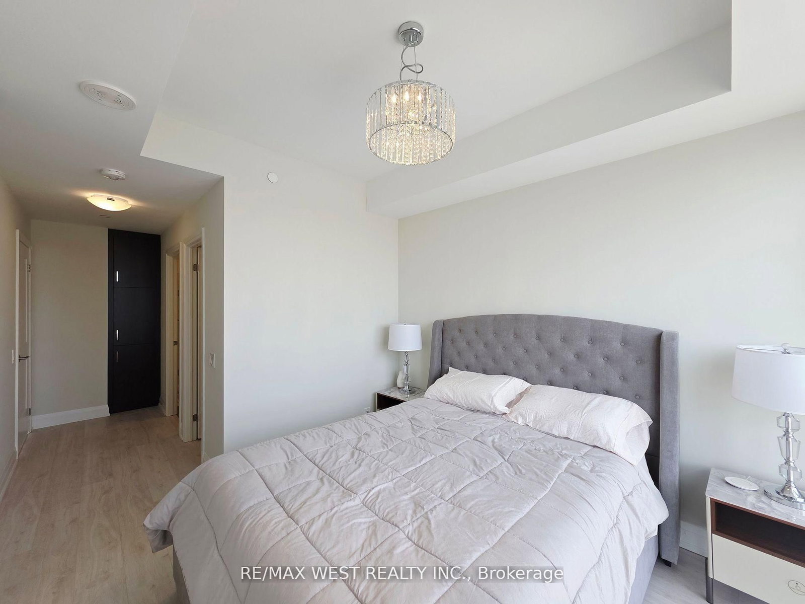 15 Lynch Street, Unit 2003 - Photo 12