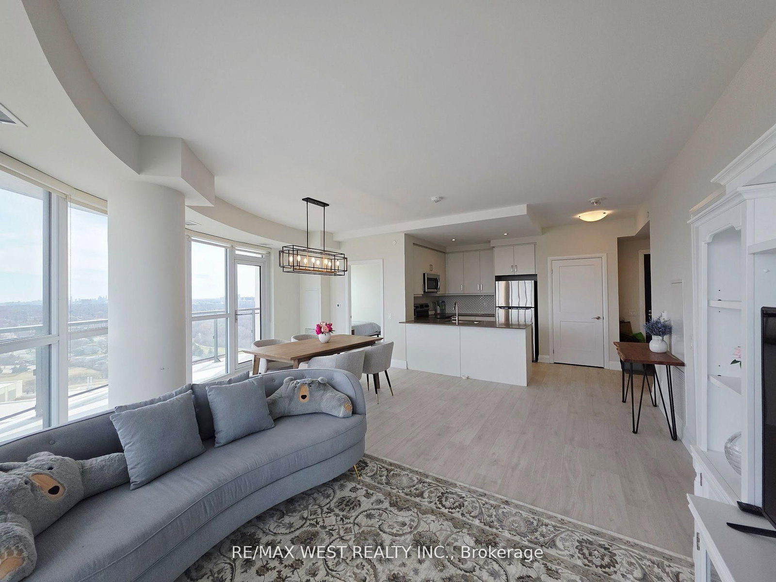 15 Lynch Street, Unit 2003 - Photo 3