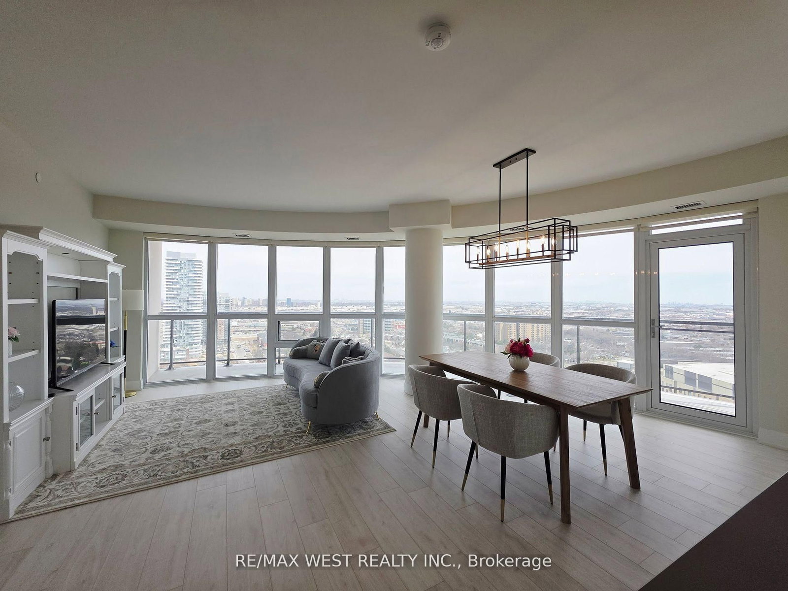 15 Lynch Street, Unit 2003 - Photo 4