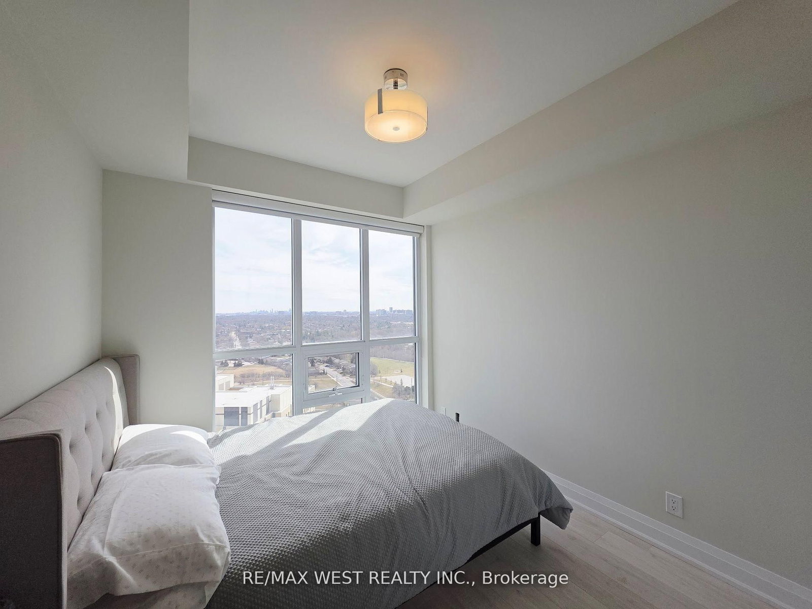 15 Lynch Street, Unit 2003 - Photo 6