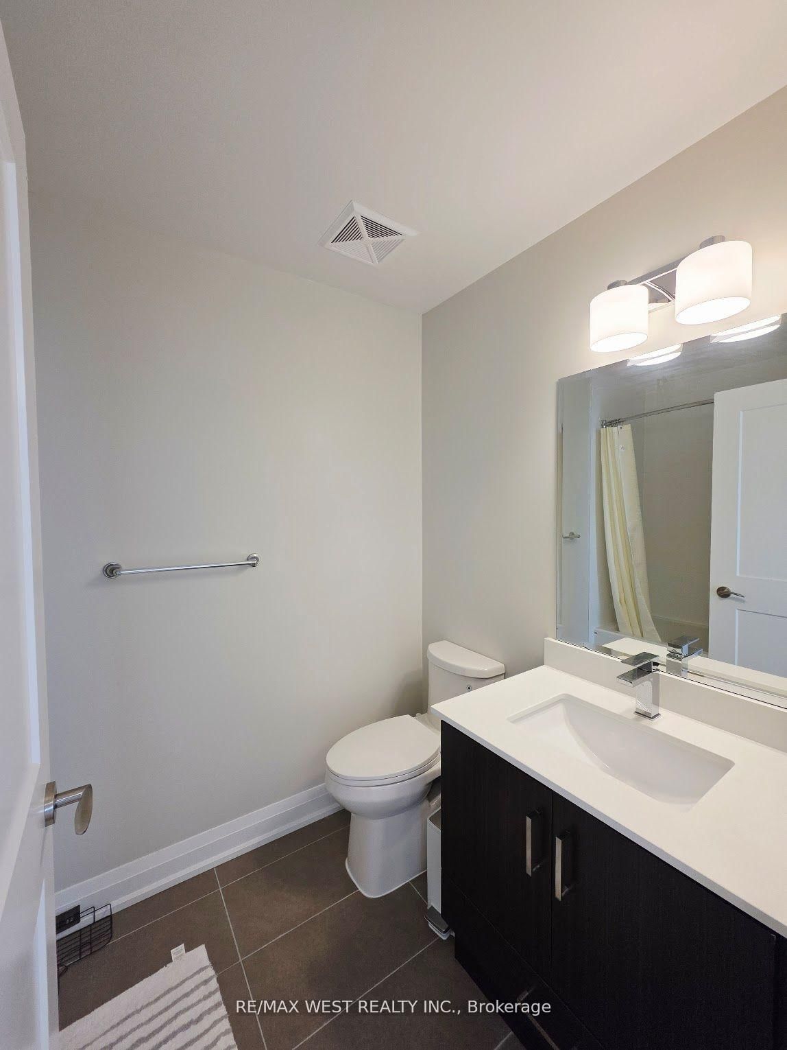 15 Lynch Street, Unit 2003 - Photo 7