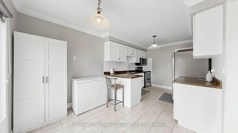 10 Cedarwood Brampton,ON L6X 4K1 — Photo 10